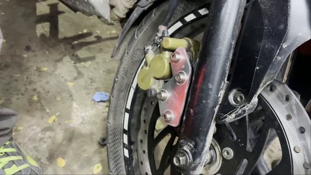How to install 300mm Front Disc Brake in Pulsar NS160 || Reasons Behind Installing New Disk Brake смотреть онлайн