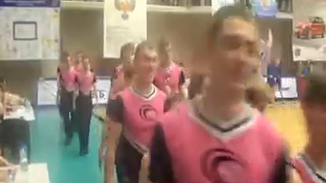 Черлидеры открыли Кубок парадом и травмоопасным ЧИРОМ смотреть онлайн