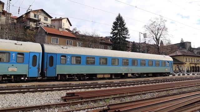 Бързият влак 7622 София - Видин тръгва след извънредно спиране на гара Бов начело с 45 176.. смотреть онлайн