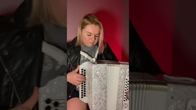 Салют, Вера на гармони! смотреть онлайн