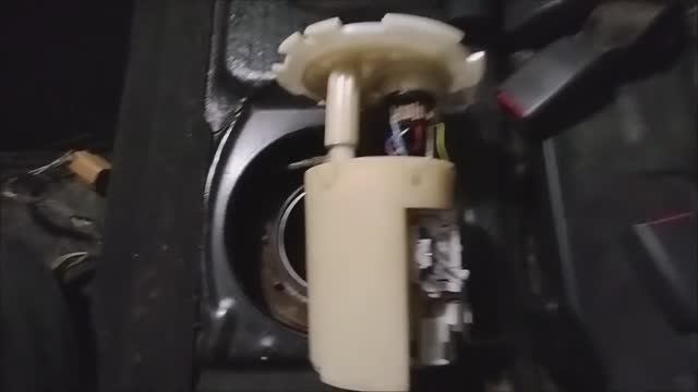 Замена датчика уровня топлива Шевроле Авео, Равон Р3, Шевроле Нексия, Заз Вида смотреть онлайн