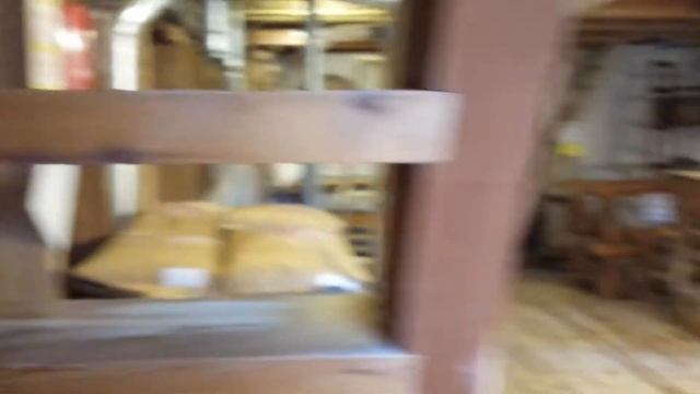 Old Operating Flour Mill Inside. Старинная Действующая Мукомольная Мельница Внутри. смотреть онлайн