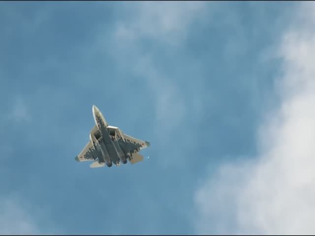 Русские ассы в Китае на 15-й выставке «Airshow China 2024» смотреть онлайн