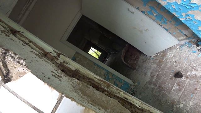 штурмуем одноэтажные здания, враг находится в нём смотреть онлайн