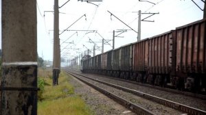 ВЛ82м-045 з вантажним потягом