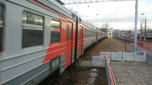 ЭД4М-0035 На станции Москва-Товарная (Павелецкая) смотреть онлайн