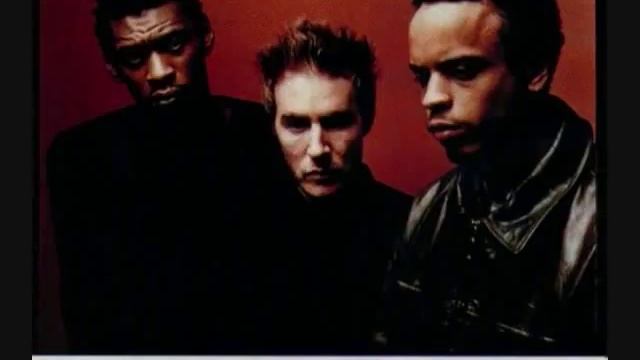 Massive Attack - Inertia Creeps (Manic Street Preachers Version) смотреть онлайн