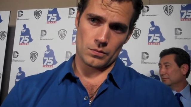 Henry Cavill talks love life at SDCC-2013 смотреть онлайн