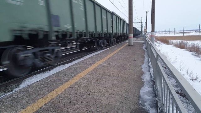 Электровоз 2ЭС6-115 с грузовым составом по О.п. 2121 км смотреть онлайн