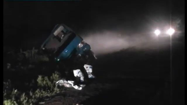 Под Чугуевом перевернулся грузовик с соляной кислотой смотреть онлайн