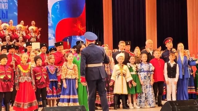 Яркий финал фестиваля Щерба Леонид #бабкина#сосо#безруков #министерствокультуры #следственныйкомите смотреть онлайн