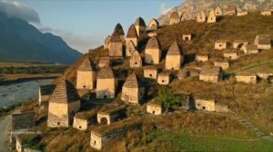 Стихи Расула Гамзатова "Мой Дагестан" на русском языке и цудахарском диалекте даргинского языка