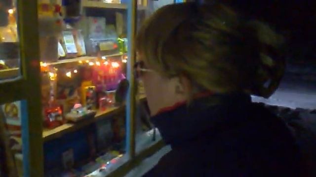 Вот так вот общались в 2009 в ночном ларьке ))) пгт Красный смотреть онлайн