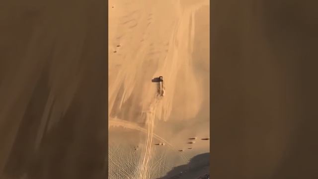 спуск авто гора из песка пустыня смотреть онлайн