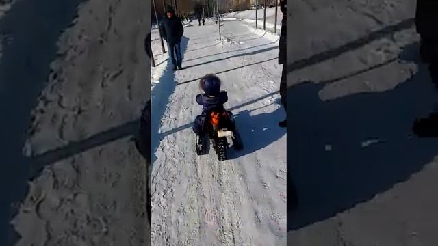 А тебе слабо :-) :-) :-)(Альхам 3года) смотреть онлайн