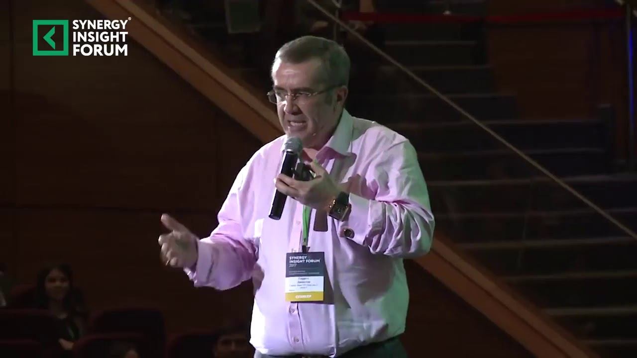 Synergy Insight Forum 2017 Гарретт Джонстон Будущее российского бизнеса Не диджитал, а аналог смотреть онлайн