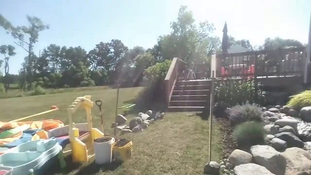 Setting up a rock wall to prevent erosion of soil смотреть онлайн