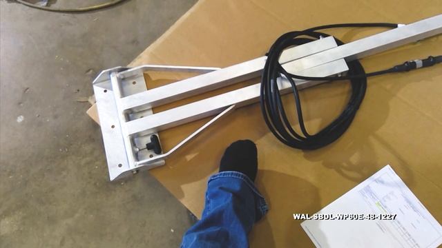 60 Watt Work Area LED Dock Light - 4' Switch Blade Dock Light - 5400 Lumens - 120-277V AC смотреть онлайн