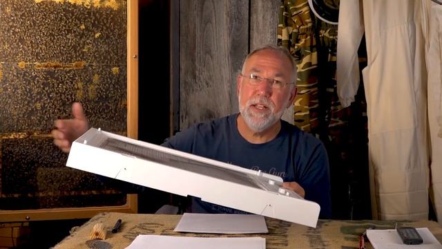 Backyard Beekeeping Questions & Answers #72 Screened Bottom Boards and more! смотреть онлайн