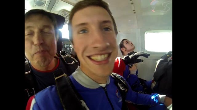 Jonathan Belvin's Tandem skydive! смотреть онлайн