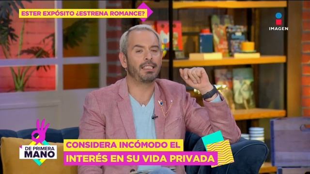 Ester Expósito HUYE al ser cuestionada sobre supuesto romance con Rauw Alejandro | De Primera Mano смотреть онлайн