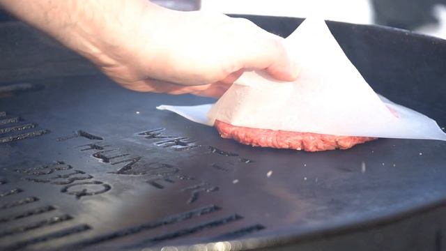 Steak House Burger | Weber Kettle смотреть онлайн