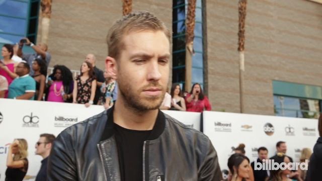 Calvin Harris: Billboard Music Awards Red Carpet 2014 смотреть онлайн