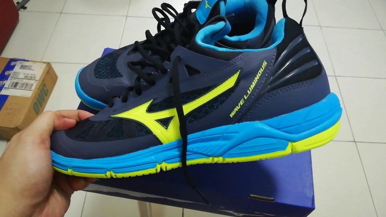 Mizuno Wave Luminous Volleyball shoes смотреть онлайн