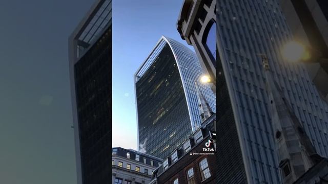 The city 🌃 of London’s new architecture 🤩 смотреть онлайн