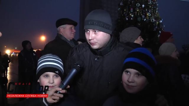 У Сумах запалили головну ялинку смотреть онлайн