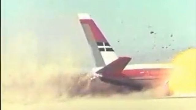 911 WTC Pentagon Demolition - Aviation Test Crash - NASA Boeing 707 Explodes With Orange NOT WHITE смотреть онлайн