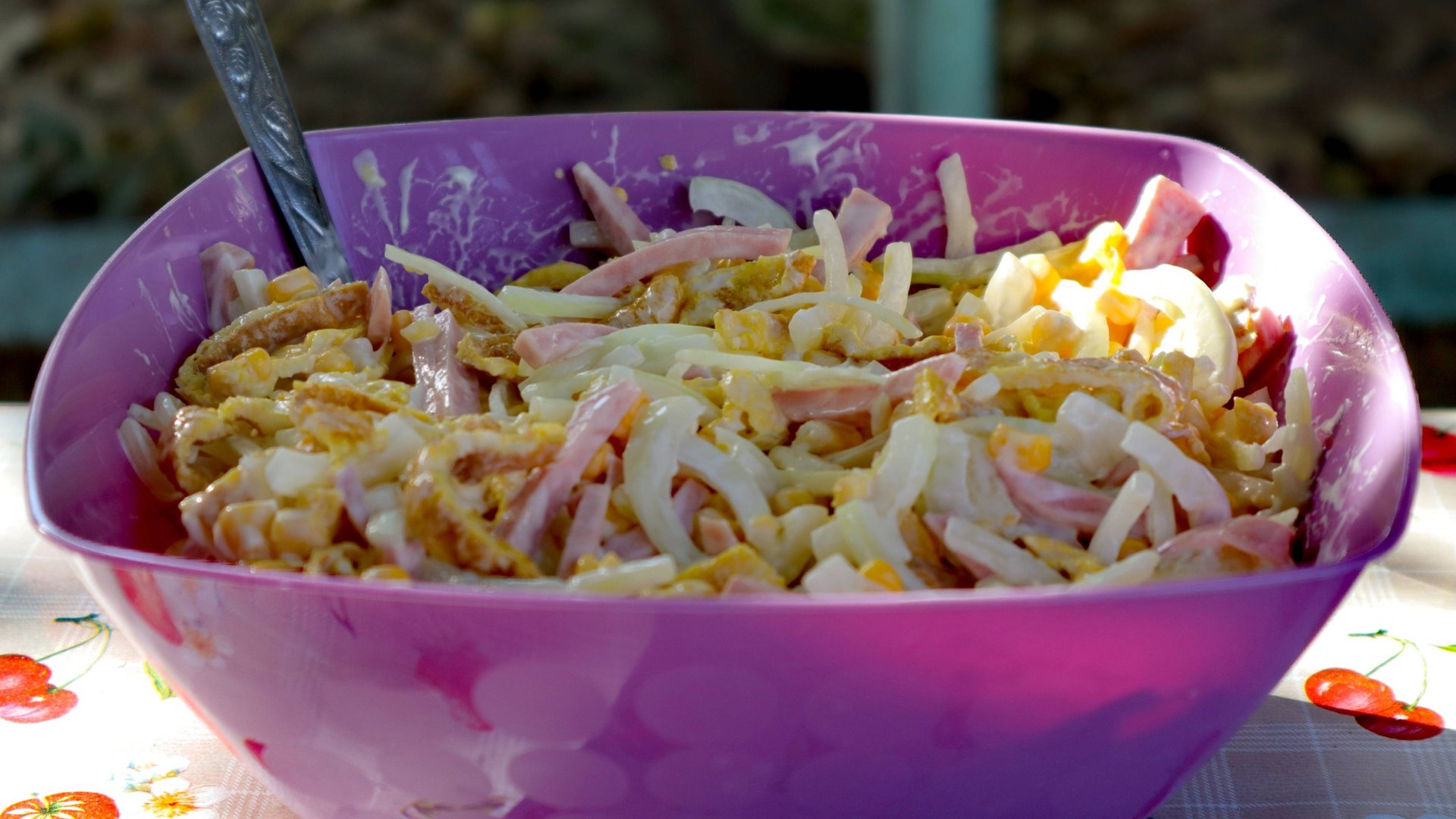 Не знаю название салата, но мы его назвали обжорка, безумно вкусный салат смотреть онлайн