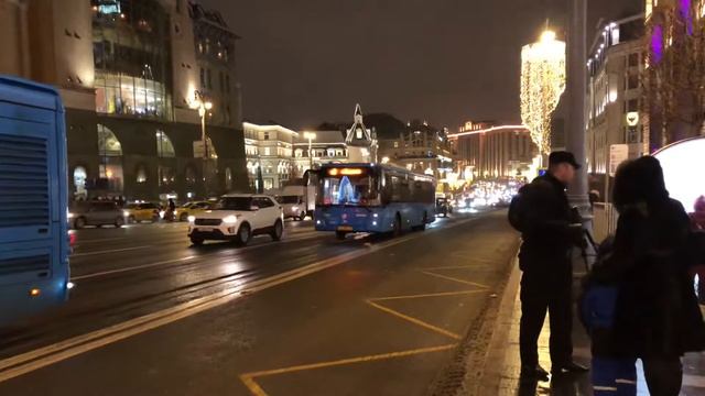 ЛиАЗы-6213.65-01 160862 и 5292.65 080268 На Театральном проезде смотреть онлайн