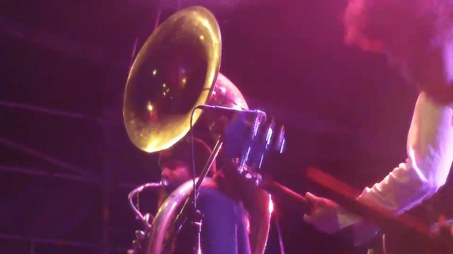 Maison du Malheur op Bevrijdingsfestival Utrecht (4) смотреть онлайн