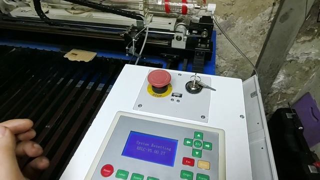 "А оно оказывается, работает" запуск лазерного станка СО2, дубль 2.1 смотреть онлайн