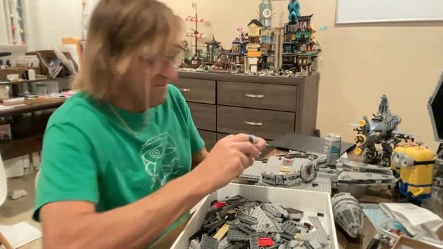 teardown, LEGO 7965 Millenium Falcon смотреть онлайн