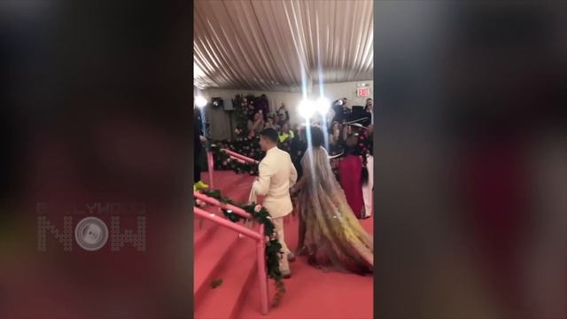 MET GALA 2019 | Priyanka Chopra And Nick Jonas UNSEEN INSIDE Pictures And Videos смотреть онлайн