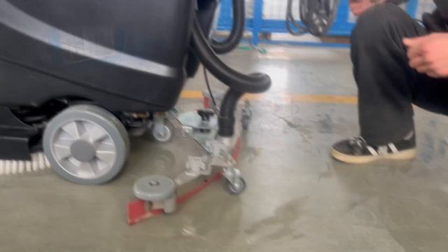 C460SE Unbox, Corded Auto Floor Scrubber, 18" cleaning Path,15 Gal Tank. смотреть онлайн