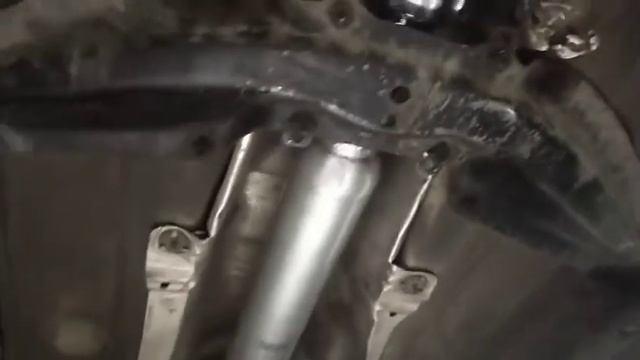 Вид снизу выхлопа. Катализатор в утиль смотреть онлайн