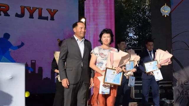 АЮИ, Награждение в честь дня молодежи смотреть онлайн