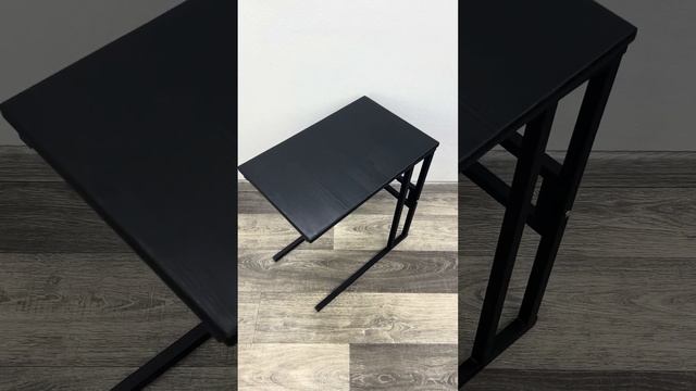 Стол прикроватный Loft со столешницей цвета черного оникса из массива сосны и черными метал. ножкам смотреть онлайн