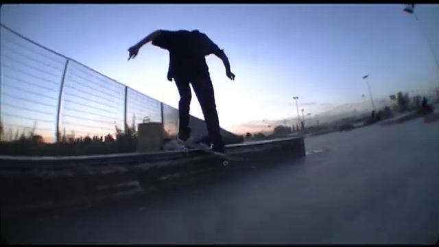 SKATE SANTI TRULLEN CARRASCO - 2013 - STREET WARS смотреть онлайн