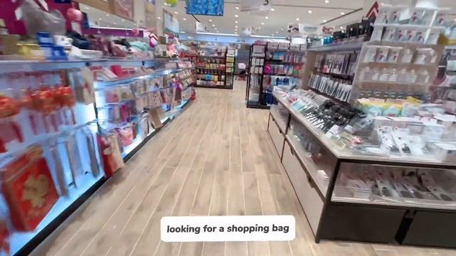 singapore vlog 🇸🇬 places to visit, favorite local restaurants, chinatown, shopping, cafes EP1 смотреть онлайн