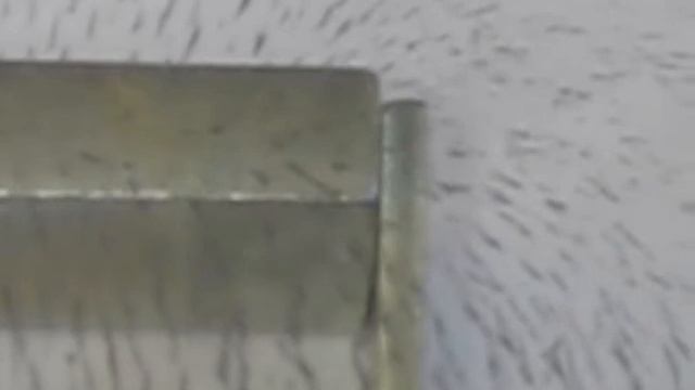 Magnetic field using horseshoe magnet, keeper and iron filings смотреть онлайн