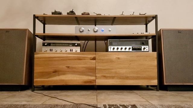 JBL L19 vs. Klipsch Heresy IV featuring Sugden A21 Signature смотреть онлайн