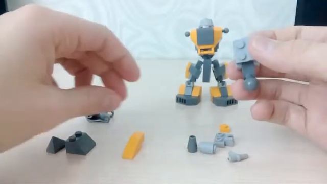 Самодельный робот из брони Nexo Knights смотреть онлайн