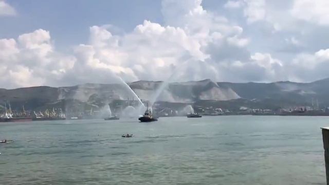 День ВМФ фонтаны на воде смотреть онлайн