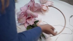 Композиция с альстромерией  Сборка