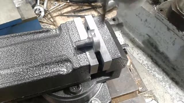 Летучий резец на 2СФ112 смотреть онлайн