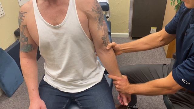 Shoulder Pain {Rotator Cuff Injury} *WOW! Correction* Chiropractic Adjustment [TUTORIAL] смотреть онлайн